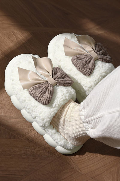 White Contrast Bowknot Applique Plush Winter Slippers (Colors May Differ by Batch)
